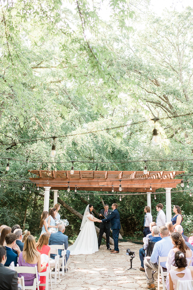 Wildwood Inn Denton TX wedding photos by Brandon Jones 